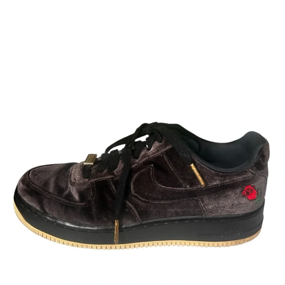 Nike Air Force 1 ‘07 QS Velvet Rose Black Sneakers 6.5 Men / 8 Women